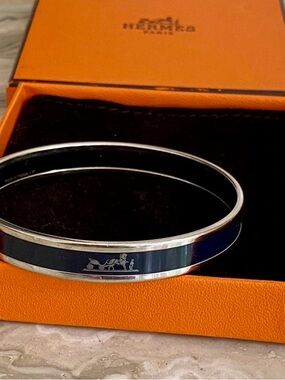 RARE Hermès Navy Enamel Caleche Bangle